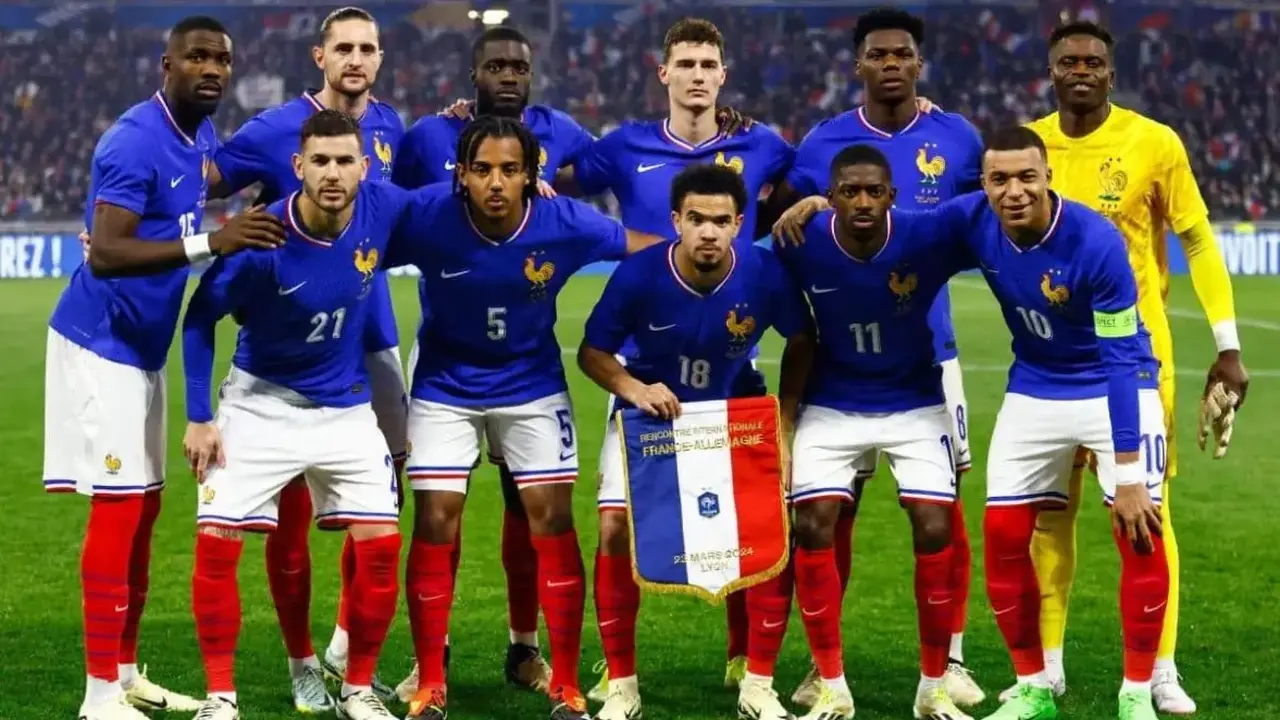 فرنسا والبرازيل في مواجهة ودية ذات طابع مونديالي مرتقب على الملاعب الخضراء